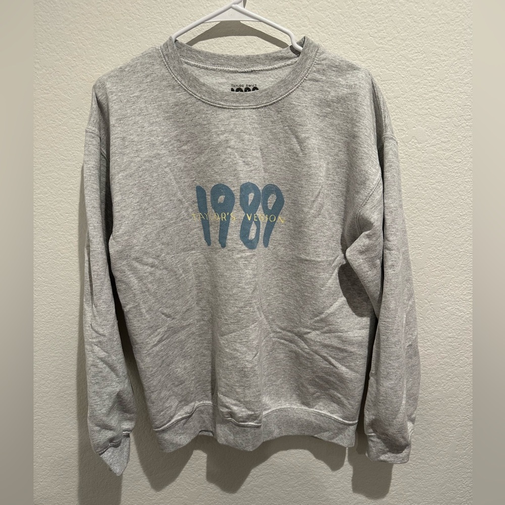 SOLD OUT Taylor Swift Spotify Fans First 1989 (Taylor's Version) Crewneck!